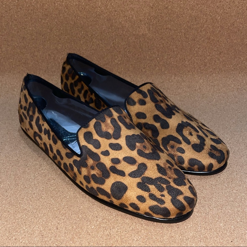 AEROSOLES Leopard Betunia Casual Flats Sz. 9W BRAND NEW